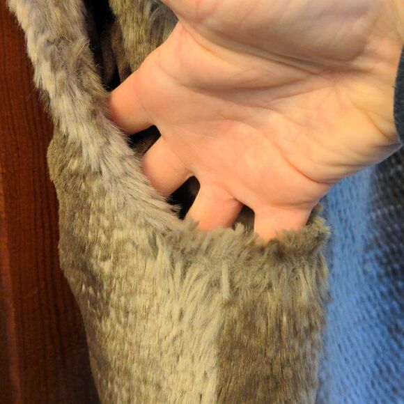 Aqua Taupe Faux Fur Vest w/ Wide Collar Size S - Picture 11 of 11